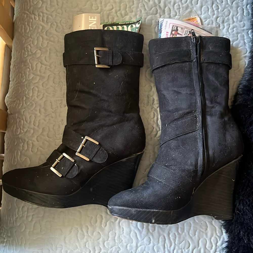 Newport News Black Zip Up Heeled Boots